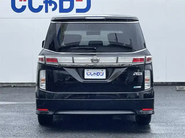 日産 エルグランド 250HWS アーバンクロム 埼玉県 2012(平24)年 12万km ファントムブラック (株)IDOMが運営する【じしゃロン鳩ヶ谷店】の自社ローン専用車両になりますこちらは現金またはオートローンご利用時の価格です。自社ローンご希望の方は別途その旨お申付け下さい/純正ナビ/フルセグTV/（CD/DVD/BT/AUX/AM/FM）/両側パワースライドドア/ETC/ハーフレザーシート/オットマン/スマートキー/プッシュスタート/社外アルミホイール/純正フロアマット/ドアバイザー/オートライト/フォグランプ