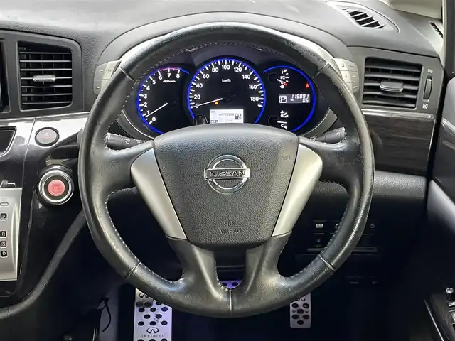 日産 エルグランド 250HWS アーバンクロム 埼玉県 2012(平24)年 12万km ファントムブラック (株)IDOMが運営する【じしゃロン鳩ヶ谷店】の自社ローン専用車両になりますこちらは現金またはオートローンご利用時の価格です。自社ローンご希望の方は別途その旨お申付け下さい/純正ナビ/フルセグTV/（CD/DVD/BT/AUX/AM/FM）/両側パワースライドドア/ETC/ハーフレザーシート/オットマン/スマートキー/プッシュスタート/社外アルミホイール/純正フロアマット/ドアバイザー/オートライト/フォグランプ