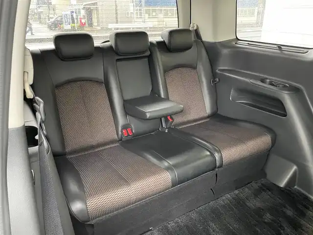 日産 エルグランド 250HWS アーバンクロム 埼玉県 2012(平24)年 12万km ファントムブラック (株)IDOMが運営する【じしゃロン鳩ヶ谷店】の自社ローン専用車両になりますこちらは現金またはオートローンご利用時の価格です。自社ローンご希望の方は別途その旨お申付け下さい/純正ナビ/フルセグTV/（CD/DVD/BT/AUX/AM/FM）/両側パワースライドドア/ETC/ハーフレザーシート/オットマン/スマートキー/プッシュスタート/社外アルミホイール/純正フロアマット/ドアバイザー/オートライト/フォグランプ