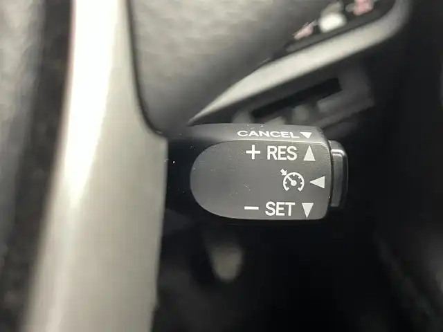 トヨタ ヴォクシー ZS 煌 熊本県 2018(平30)年 4.7万km ホワイトパールクリスタルシャイン 社外SDナビAVIC-RL801（CD・DVD・フルセグ・BT・SD・ipod・USB）/バックカメラ/社外前方ドライブレコーダー/社外フリップダウンモニター/ETC/両側パワースライドドア/クルーズコントロール/衝突軽減ブレーキ/レーンキープアシスト/横滑り防止/アイドリングストップ/社外フロアマット/純正１６インチAW/オートライト/LEDヘッドライト/フォグライト/スマートキー/プッシュスタート/スペアキー1本/取扱説明書