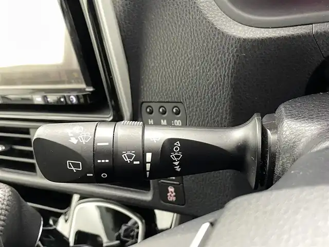トヨタ ヴォクシー ZS 煌 熊本県 2018(平30)年 4.7万km ホワイトパールクリスタルシャイン 社外SDナビAVIC-RL801（CD・DVD・フルセグ・BT・SD・ipod・USB）/バックカメラ/社外前方ドライブレコーダー/社外フリップダウンモニター/ETC/両側パワースライドドア/クルーズコントロール/衝突軽減ブレーキ/レーンキープアシスト/横滑り防止/アイドリングストップ/社外フロアマット/純正１６インチAW/オートライト/LEDヘッドライト/フォグライト/スマートキー/プッシュスタート/スペアキー1本/取扱説明書