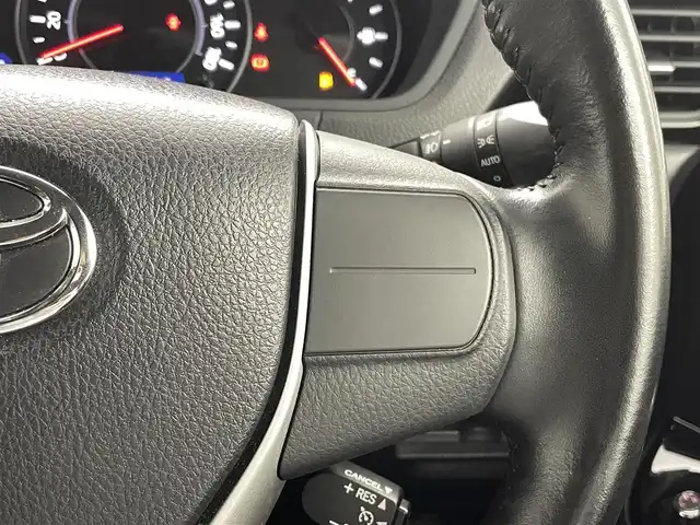 トヨタ ヴォクシー ZS 煌 熊本県 2018(平30)年 4.7万km ホワイトパールクリスタルシャイン 社外SDナビAVIC-RL801（CD・DVD・フルセグ・BT・SD・ipod・USB）/バックカメラ/社外前方ドライブレコーダー/社外フリップダウンモニター/ETC/両側パワースライドドア/クルーズコントロール/衝突軽減ブレーキ/レーンキープアシスト/横滑り防止/アイドリングストップ/社外フロアマット/純正１６インチAW/オートライト/LEDヘッドライト/フォグライト/スマートキー/プッシュスタート/スペアキー1本/取扱説明書
