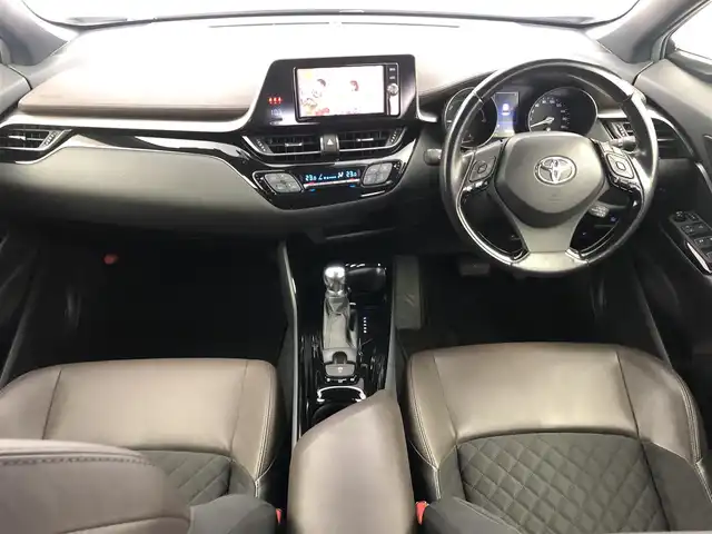 トヨタ Ｃ－ＨＲ G 愛知県 2017(平29)年 8万km メタルストリームM 純正ナビ　/（フルセグ／ＢＴ／ＣＤ／ＤＶＤ）　/モデリスタエアロ　/レーダークルーズコントロール　/バックモニター　/ブラインドスポットモニター　/コーナーセンサー　/衝突軽減システム　/レーンキープアシスト　/ハーフレザーシート　/前席シートヒーター　/ＥＴＣ　/純正AW