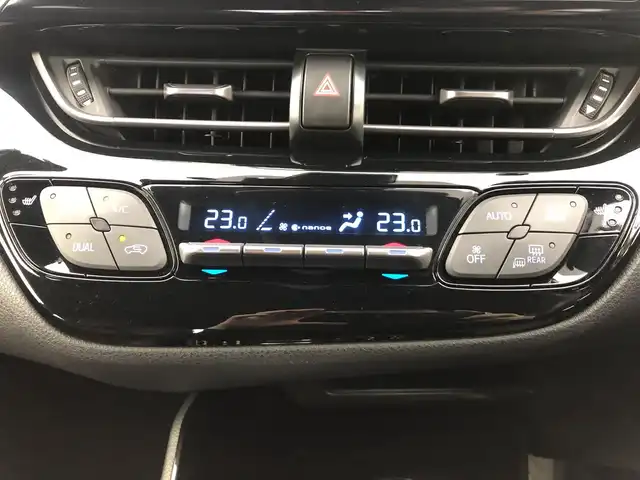 トヨタ Ｃ－ＨＲ G 愛知県 2017(平29)年 8万km メタルストリームM 純正ナビ　/（フルセグ／ＢＴ／ＣＤ／ＤＶＤ）　/モデリスタエアロ　/レーダークルーズコントロール　/バックモニター　/ブラインドスポットモニター　/コーナーセンサー　/衝突軽減システム　/レーンキープアシスト　/ハーフレザーシート　/前席シートヒーター　/ＥＴＣ　/純正AW