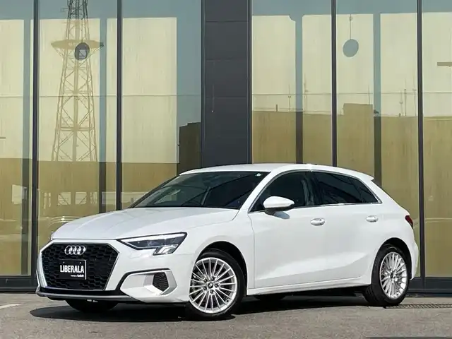 アウディ Ａ３ SB 30TFSI アドバンスド 石川県 2021(令3)年 1.8万km グレイシアホワイトメタリック 黒革シート/シートヒーター/衝突軽減ブレーキ/アダプティブクルーズコントロール/サイドアシスト/レーンキープアシスト/純正ナビ/フルセグＴＶ/バックカメラ/ＡｐｐｌｅＣａｒＰｌａｙ/置くだけ充電