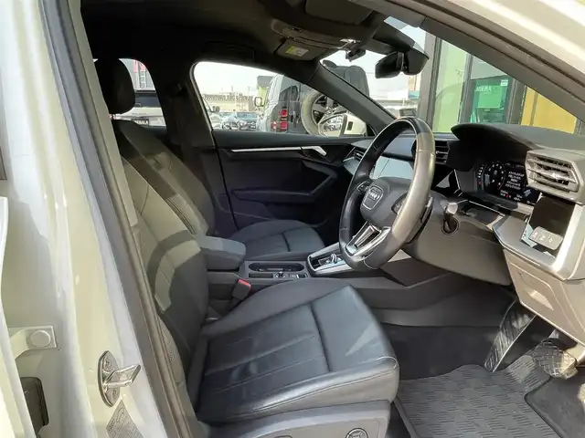 アウディ Ａ３ SB 30TFSI アドバンスド 石川県 2021(令3)年 1.8万km グレイシアホワイトメタリック 黒革シート/シートヒーター/衝突軽減ブレーキ/アダプティブクルーズコントロール/サイドアシスト/レーンキープアシスト/純正ナビ/フルセグＴＶ/バックカメラ/ＡｐｐｌｅＣａｒＰｌａｙ/置くだけ充電