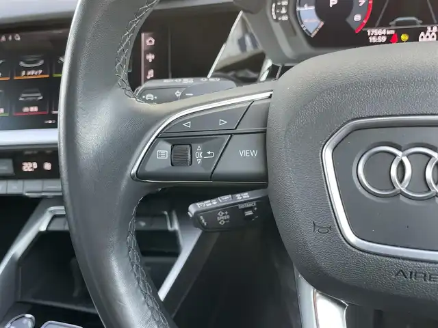 アウディ Ａ３ SB 30TFSI アドバンスド 石川県 2021(令3)年 1.8万km グレイシアホワイトメタリック 黒革シート/シートヒーター/衝突軽減ブレーキ/アダプティブクルーズコントロール/サイドアシスト/レーンキープアシスト/純正ナビ/フルセグＴＶ/バックカメラ/ＡｐｐｌｅＣａｒＰｌａｙ/置くだけ充電