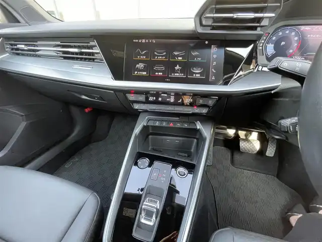 アウディ Ａ３ SB 30TFSI アドバンスド 石川県 2021(令3)年 1.8万km グレイシアホワイトメタリック 黒革シート/シートヒーター/衝突軽減ブレーキ/アダプティブクルーズコントロール/サイドアシスト/レーンキープアシスト/純正ナビ/フルセグＴＶ/バックカメラ/ＡｐｐｌｅＣａｒＰｌａｙ/置くだけ充電