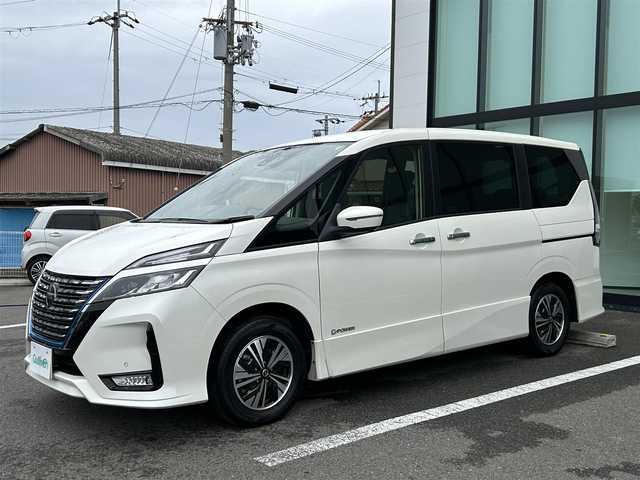 日産 セレナ e－パワー ハイウェイスター V 和歌山県 2021(令3)年 1.4万km ブリリアントホワイトパール 純正ナビ/フルセグTV/デジタルインナーミラー/アラウンドビューモニター/純正フリップダウンモニター/（BT/CD/DVD）/プロパイロット/エマージェンシーブレーキ/ブラインドスポットモニター/踏み間違い防止機能/前後コーナーセンサー/両側パワースライドドア/前後ドラレコ/リアサンシェード/LEDヘッドライト/オートライト/オートマチックハイビーム