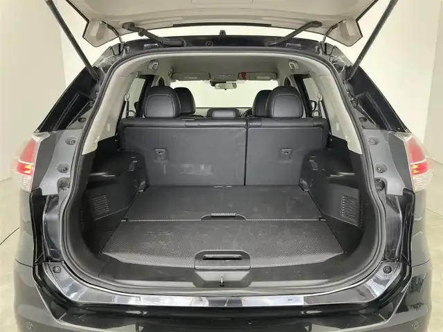 日産 エクストレイル 20X エマージェンシーブレーキ 埼玉県 2017(平29)年 1.8万km ダイヤモンドブラック 4WD 純正８インチナビ　バックカメラ　ビルトインＥＴＣ　ミラーヒーター　カプロンシート　シートヒーター　純正マット　スマートキー　オートライト　ＣＤ　ＤＶＤ　Ｂｌｕｅｔｏｏｔｈ　地デジＴＶ　