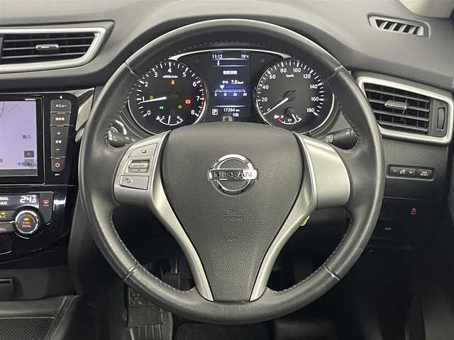 日産 エクストレイル 20X エマージェンシーブレーキ 埼玉県 2017(平29)年 1.8万km ダイヤモンドブラック 4WD 純正８インチナビ　バックカメラ　ビルトインＥＴＣ　ミラーヒーター　カプロンシート　シートヒーター　純正マット　スマートキー　オートライト　ＣＤ　ＤＶＤ　Ｂｌｕｅｔｏｏｔｈ　地デジＴＶ　