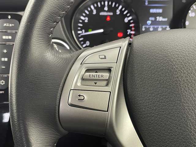 日産 エクストレイル 20X エマージェンシーブレーキ 埼玉県 2017(平29)年 1.8万km ダイヤモンドブラック 4WD 純正８インチナビ　バックカメラ　ビルトインＥＴＣ　ミラーヒーター　カプロンシート　シートヒーター　純正マット　スマートキー　オートライト　ＣＤ　ＤＶＤ　Ｂｌｕｅｔｏｏｔｈ　地デジＴＶ　