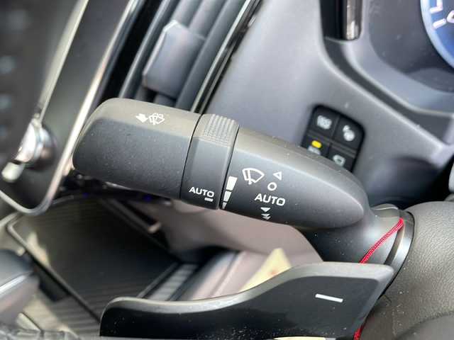 トヨタ クラウン ハイブリッド RS アドバンス 愛知県 2019(令1)年 7.4万km ホワイトパールクリスタルシャイン 衝突軽減システム/純正8型ナビ/全方位カメラ/レーダークルーズコントロール/シートヒーター/エアシート/フルセグ/CD DVD/Bluetooth/バックカメラ/パワーシート/ヘッドアップディスプレイ/コーナーセンサー/純正アルミホイール/ETC2.0/ブラインドスポットモニター/パドルシフト/ステアリングヒーター/インテリジェントミラー/オートマチックハイビーム/ドライブレコーダー/ステアリングスイッチ/スマートキー/プッシュスタート