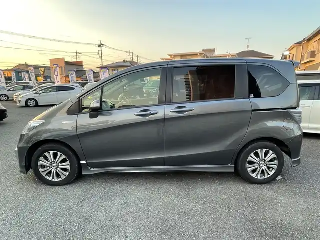 ホンダ フリード ハイブリット ジャストセレクション 埼玉県 2012(平24)年 3.3万km ガンＭ 販売済み/・純正ナビ/・バックカメラ/・両側パワスラ
