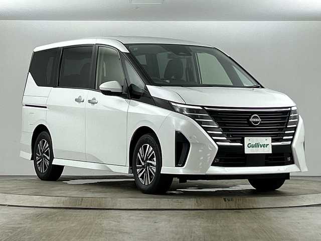 日産 セレナ e－パワー ハイウェイスター V 愛知県 2025(令7)年 0.1万km未満 プリズムホワイト 登録済未使用車/純正12.3インチナビ/（AM/FM/Bluetooth/フルセグTV/USB)/全方位カメラ/プロパイロット/衝突軽減ブレーキ/レーンキープアシスト/オートマチックハイビーム/追従式クルーズコントロール/ブラインドスポットモニター/コーナーセンサー/ETC2.0/ドライブレコーダー/両側パワースライドドア/LEDヘッドライト/スマートキー/スペアキー有/純正16インチアルミホイール
