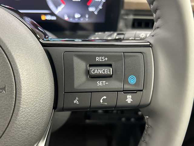 日産 セレナ e－パワー ハイウェイスター V 愛知県 2025(令7)年 0.1万km未満 プリズムホワイト 登録済未使用車/純正12.3インチナビ/（AM/FM/Bluetooth/フルセグTV/USB)/全方位カメラ/プロパイロット/衝突軽減ブレーキ/レーンキープアシスト/オートマチックハイビーム/追従式クルーズコントロール/ブラインドスポットモニター/コーナーセンサー/ETC2.0/ドライブレコーダー/両側パワースライドドア/LEDヘッドライト/スマートキー/スペアキー有/純正16インチアルミホイール