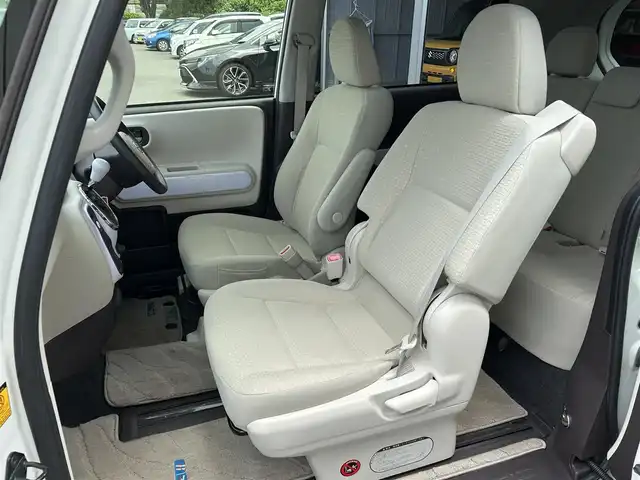 トヨタ スペイド F 静岡県 2014(平26)年 6.2万km ホワイトパールクリスタルシャイン 純正SDナビ(NSZT-W64)/　AM FM CD DVD Bluetooth/LEDオートヘッドライト/片側パワースライドドア/純正15インチアルミホイール/ステアリングスイッチ/スマートキー＆プッシュスタート/ドアバイザー/オートエアコン/純正フロアマット/ISOFIX/フルセグTV/バックモニター/ETC/前後社外ドライブレコーダー