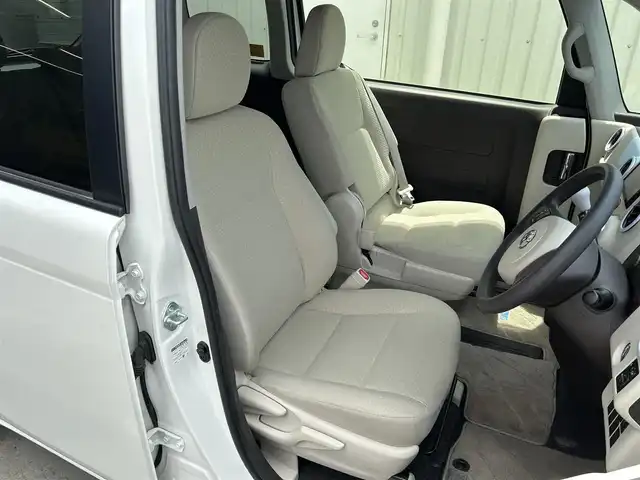 トヨタ スペイド F 静岡県 2014(平26)年 6.2万km ホワイトパールクリスタルシャイン 純正SDナビ(NSZT-W64)/　AM FM CD DVD Bluetooth/LEDオートヘッドライト/片側パワースライドドア/純正15インチアルミホイール/ステアリングスイッチ/スマートキー＆プッシュスタート/ドアバイザー/オートエアコン/純正フロアマット/ISOFIX/フルセグTV/バックモニター/ETC/前後社外ドライブレコーダー