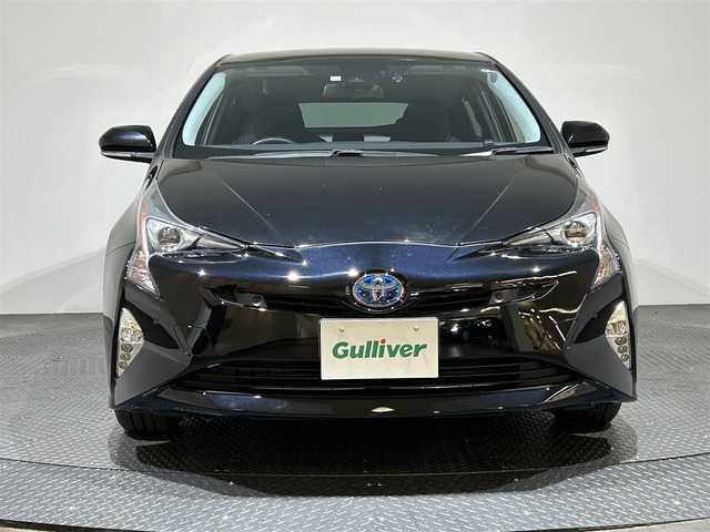トヨタ プリウス Sセーフティプラス 愛媛県 2018(平30)年 3.8万km アティチュードブラックマイカ ・９型ナビ（フルセグＴＶ・ＢＴ・ＳＤ・ＣＤ・ＤＶＤ・ＦＭ・ＡＭ）/・バックカメラ　/・ＥＴＣ２．０　/・前方ドラレコ　/・レーダークルーズコントロール　/・レーンキープアシスト　/・オートマチックハイビーム　/・衝突軽減ブレーキ/・パーキングアシスト/・スペアキー