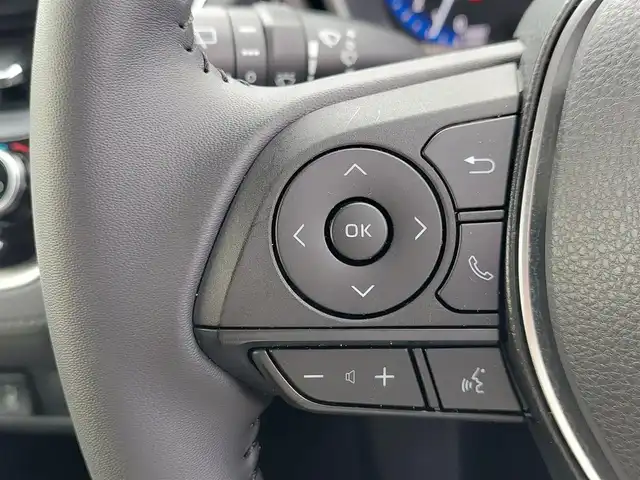 トヨタ カローラ クロス Z 東京都 2023(令5)年 1.3万km プラチナホワイトパールマイカ 純正ナビ/バックカメラ/ビルトインETC/パワーバックドア/シートヒーター/パワーシート/LEDヘッドライト/スマートキー/トヨタセーフティセンス/・プリクラッシュセーフティ/・レーントレーシングアシスト/・レーダークルーズコントロール/・オートマチックハイビーム/・パーキングサポートブレーキ/・ブラインドスポットモニター