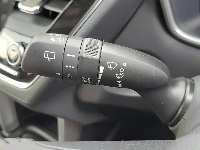 トヨタ カローラ クロス Z 東京都 2023(令5)年 1.3万km プラチナホワイトパールマイカ 純正ナビ/バックカメラ/ビルトインETC/パワーバックドア/シートヒーター/パワーシート/LEDヘッドライト/スマートキー/トヨタセーフティセンス/・プリクラッシュセーフティ/・レーントレーシングアシスト/・レーダークルーズコントロール/・オートマチックハイビーム/・パーキングサポートブレーキ/・ブラインドスポットモニター