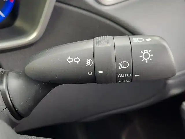 トヨタ カローラ クロス Z 東京都 2023(令5)年 1.3万km プラチナホワイトパールマイカ 純正ナビ/バックカメラ/ビルトインETC/パワーバックドア/シートヒーター/パワーシート/LEDヘッドライト/スマートキー/トヨタセーフティセンス/・プリクラッシュセーフティ/・レーントレーシングアシスト/・レーダークルーズコントロール/・オートマチックハイビーム/・パーキングサポートブレーキ/・ブラインドスポットモニター