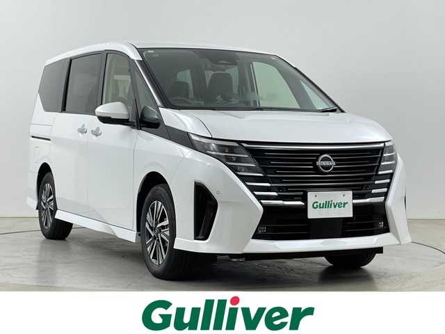 日産 セレナ e－4ORCE ハイウェイスターV 道央・札幌 2025(令7)年 0.1千km プリズムホワイト ・4WD/e-4ORCE　/・プロパイロット/・アドバンスドドライブアシストディスプレイ（12.3インチ）/・NissanConnectナビゲーションシステム（地デジ内蔵）/・インテリジェントアラウンドビューモニター/・HDMI・USB・Bluetooth/・アダプティブLEDヘッドライトシステム/・オートハイビーム/・インテリジェントルームミラー/・インターフェースディスプレイ/・両側パワースライドドア/・前席シートヒーター/・ステアリングヒーター/・ワイヤレス充電器/・ETC2.0（ビルトインタイプ）/・ドライブレコーダー（前後セット）/・後席専用フリップダウンモニター/・寒冷地仕様