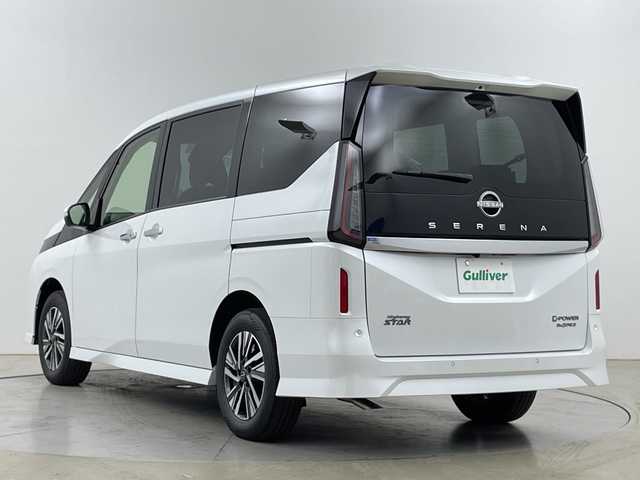 日産 セレナ e－4ORCE ハイウェイスターV 道央・札幌 2025(令7)年 0.1千km プリズムホワイト ・4WD/e-4ORCE　/・プロパイロット/・アドバンスドドライブアシストディスプレイ（12.3インチ）/・NissanConnectナビゲーションシステム（地デジ内蔵）/・インテリジェントアラウンドビューモニター/・HDMI・USB・Bluetooth/・アダプティブLEDヘッドライトシステム/・オートハイビーム/・インテリジェントルームミラー/・インターフェースディスプレイ/・両側パワースライドドア/・前席シートヒーター/・ステアリングヒーター/・ワイヤレス充電器/・ETC2.0（ビルトインタイプ）/・ドライブレコーダー（前後セット）/・後席専用フリップダウンモニター/・寒冷地仕様