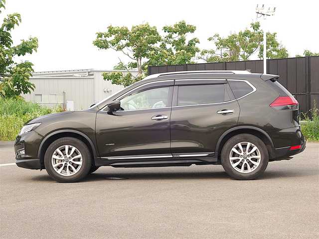 日産 エクストレイル ハイブリッド 20Xi 山形県 2018(平30)年 6.2万km チタニウムカーキ 4WD/衝突被害軽減システム/純正SDナビ/　　【CD DVD BD BT フルセグ USB AUX】/アラウンドビューモニター/電動リアゲート/レーダークルーズコントロール/LEDオートライト/純正17インチアルミホイール/ドライブレコーダー/アイドリングストップ/コーナーセンサー/ステアリングスイッチ/インテリジェントルームミラー/電動格納ウィンカーミラー/フォグランプ/インテリジェントキー/ETC
