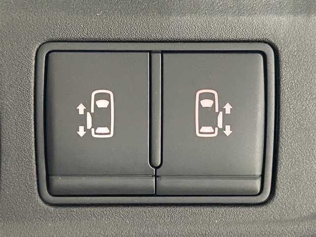 日産 セレナ e-パワー オーテック セーフティPKG 大阪府 2019(平31)年 1.7万km ダイヤモンドブラック ProPILOT 純正ナビ(フルセグ/DVD再生/Bluetooth) 360カメラ デジタルインナーミラー 衝突軽減 レーダークルコン クリアランスソナー パークアシスト シート＆ハンドルヒーター
