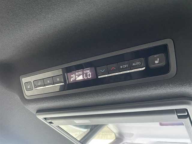 トヨタ ヴォクシー S－Z 福岡県 2022(令4)年 2.9万km アティチュードブラックマイカ 快適利便パッケージｈｉｇｈ　/１０．５インチディスプレイオーディオプラス　/１４型後席有機ＥＬディスプレイ　/パワーバックドア　/ユニバーサルステップ　/ハーフレザーシート　/後席オットマン　/両側パワースライドＤ/CD/DVD/ETC2.0/Bluetooth/フルセグTV/純正17インチアルミホイール/シートヒーター/レーダークルーズコントロール