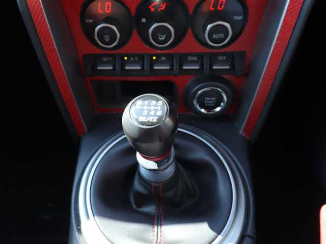 トヨタ ８６ GT 神奈川県 2014(平26)年 7.2万km ライトニングレッド 社外メモリナビ/フルセグテレビ/バックカメラ/プッシュスタート/ETC/モデリスタエアロ/フロント、サイド/社外18インチAW/純正LEDヘッドライト/純正フロアマット/保証書/取説/記録簿(H27/29/R1/3/5)