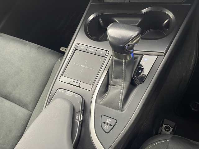 レクサス ＵＸ 250h 栃木県 2020(令2)年 4.5万km ソニックチタニウム 純正ナビ/（フルセグ/BT/CD/DVD/AM/FM)/バックカメラ/プリクラッシュセーフティ/車線逸脱警報機能/先行車発進お知らせ機能/パーキングサポートブレーキ/レーダークルーズコントロール/クリアランスソナー/ETC2.0/ドライブレコーダー/電格ウィンカーミラー/純正LEDヘッドライト/オートライト/保証書/取扱説明書