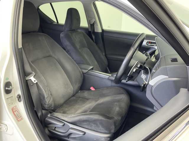 レクサス ＣＴ 200h バージョンC 愛知県 2011(平23)年 12.1万km ホワイトパールクリスタルシャイン 純正ナビ/・地デジ/・Bluetooth/・DVD/・CD/クルコン/前席シートヒーター/ETC/バックカメラ