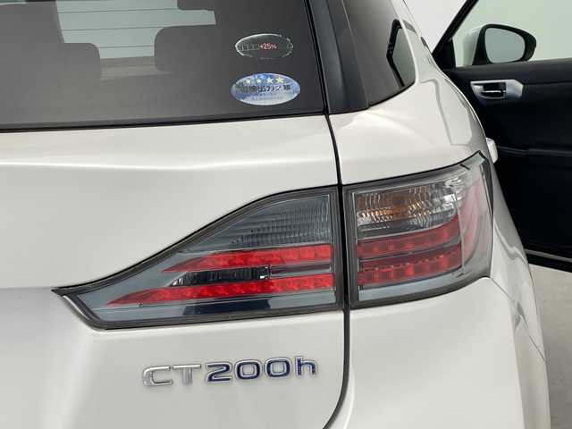レクサス ＣＴ 200h バージョンC 愛知県 2011(平23)年 12.1万km ホワイトパールクリスタルシャイン 純正ナビ/・地デジ/・Bluetooth/・DVD/・CD/クルコン/前席シートヒーター/ETC/バックカメラ