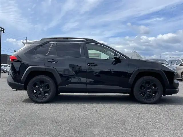 トヨタ ＲＡＶ４ アドベンチャー オフロードPKG 道央・札幌 2022(令4)年 3.6万km アティチュードブラックマイカ ４WD/ワンオーナー/寒冷地仕様/純正ディーラーOPナビ/AM/FM/BT/SD/フルセグ/トヨタセーフティセンス/衝突被害軽減ブレーキ/横滑り防止装置/レーダークルーズコントロール/レーンキープアシスト/ダウンヒルアシストコントロール/クリアランスソナー/ブラインドスポットモニター/ECOMODE/SPORTMODE/SNOWMODE/D席パワーシート/メモリーシート/前席シートヒーター/前席エアシート/レザーシート/革巻きステアリング/ステアリングリモコン/ハンドルヒーター/電動パーキング/ブレーキホールド/自動防眩ミラー/MTモード付AT/プッシュスタート/スマートキー/LEDヘッドライト/フォグランプ/オートライト/オートハイビーム/電動格納ミラー/ウィンカーミラー/純正フロアマット/ドアバイザー/スペアキー