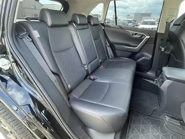 トヨタ ＲＡＶ４ アドベンチャー オフロードPKG 道央・札幌 2022(令4)年 3.6万km アティチュードブラックマイカ ４WD/ワンオーナー/寒冷地仕様/純正ディーラーOPナビ/AM/FM/BT/SD/フルセグ/トヨタセーフティセンス/衝突被害軽減ブレーキ/横滑り防止装置/レーダークルーズコントロール/レーンキープアシスト/ダウンヒルアシストコントロール/クリアランスソナー/ブラインドスポットモニター/ECOMODE/SPORTMODE/SNOWMODE/D席パワーシート/メモリーシート/前席シートヒーター/前席エアシート/レザーシート/革巻きステアリング/ステアリングリモコン/ハンドルヒーター/電動パーキング/ブレーキホールド/自動防眩ミラー/MTモード付AT/プッシュスタート/スマートキー/LEDヘッドライト/フォグランプ/オートライト/オートハイビーム/電動格納ミラー/ウィンカーミラー/純正フロアマット/ドアバイザー/スペアキー