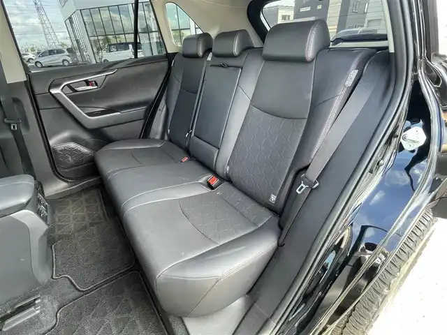 トヨタ ＲＡＶ４ アドベンチャー オフロードPKG 道央・札幌 2022(令4)年 3.6万km アティチュードブラックマイカ ４WD/ワンオーナー/寒冷地仕様/純正ディーラーOPナビ/AM/FM/BT/SD/フルセグ/トヨタセーフティセンス/衝突被害軽減ブレーキ/横滑り防止装置/レーダークルーズコントロール/レーンキープアシスト/ダウンヒルアシストコントロール/クリアランスソナー/ブラインドスポットモニター/ECOMODE/SPORTMODE/SNOWMODE/D席パワーシート/メモリーシート/前席シートヒーター/前席エアシート/レザーシート/革巻きステアリング/ステアリングリモコン/ハンドルヒーター/電動パーキング/ブレーキホールド/自動防眩ミラー/MTモード付AT/プッシュスタート/スマートキー/LEDヘッドライト/フォグランプ/オートライト/オートハイビーム/電動格納ミラー/ウィンカーミラー/純正フロアマット/ドアバイザー/スペアキー