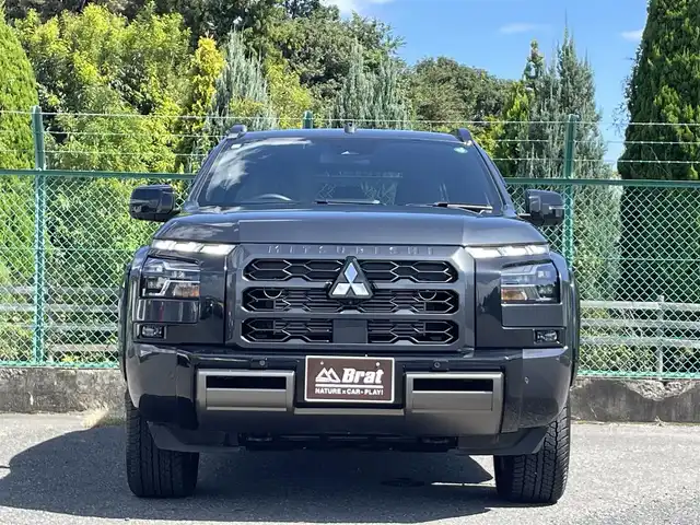 三菱 トライトン GSR 千葉県 2024(令6)年 0.3万km グレーＭ ・ワンオーナー/・純正9インチナビ/・全方位カメラ/・フルセグTV/・純正ベッドライナー/・ルーフレール /・黒革シート/・前席シートヒーター/・D席パワーシート/・ステアリングヒーター/・e-Assist/・レーダークルコン /・障害物センサー/・BSM/・アイドリングストップ/・ETC/・純正ドアバイザー/フロアマット