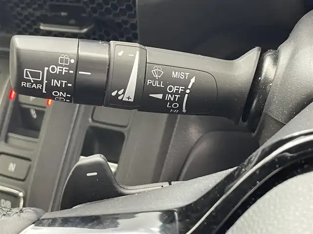 ホンダ ステップワゴン スパーダ eHEV 熊本県 2023(令5)年 0.9万km クリスタルブラックパール 純正8インチナビ/(Bluetooth/CD/DVD/USB/SD/フルセグTV)/ホンダセンシング/・衝突軽減ブレーキ（CMBS）/・誤発進抑制機能/・後方誤発進抑制機能/・近距離衝突軽減ブレーキ/・歩行者事故低減ステアリング/・路外逸脱抑制機能/・渋滞追従機能付アダプティブクルーズコントロール/・車線維持支援システム（LKAS）/・トラフィックジャムアシスト（渋滞運転支援機能）/・先行車発進お知らせ機能/・標識認識機能/・オートマチックハイビーム/・アダプティブドライビングビーム/バックカメラ/クリアランスソナー/ブラインドスポットインフォメーション/LEDヘッドライト/両側パワースライドドア/パワーバックドア/ハーフレザーシート/D/Nシートヒーター/二列目オットマン/電動パーキングブレーキ/オートブレーキホールド/パドルシフト/純正フロアマット/ドアバイザー/プッシュスタート/スマートキー/ステアリングリモコン