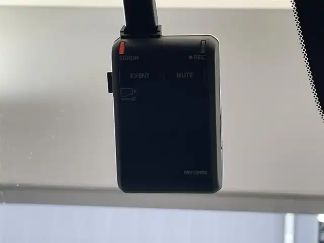 ホンダ ステップワゴン スパーダ eHEV 熊本県 2023(令5)年 0.9万km クリスタルブラックパール 純正8インチナビ/(Bluetooth/CD/DVD/USB/SD/フルセグTV)/ホンダセンシング/・衝突軽減ブレーキ（CMBS）/・誤発進抑制機能/・後方誤発進抑制機能/・近距離衝突軽減ブレーキ/・歩行者事故低減ステアリング/・路外逸脱抑制機能/・渋滞追従機能付アダプティブクルーズコントロール/・車線維持支援システム（LKAS）/・トラフィックジャムアシスト（渋滞運転支援機能）/・先行車発進お知らせ機能/・標識認識機能/・オートマチックハイビーム/・アダプティブドライビングビーム/バックカメラ/クリアランスソナー/ブラインドスポットインフォメーション/LEDヘッドライト/両側パワースライドドア/パワーバックドア/ハーフレザーシート/D/Nシートヒーター/二列目オットマン/電動パーキングブレーキ/オートブレーキホールド/パドルシフト/純正フロアマット/ドアバイザー/プッシュスタート/スマートキー/ステアリングリモコン