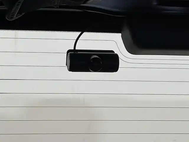 ホンダ ステップワゴン スパーダ eHEV 熊本県 2023(令5)年 0.9万km クリスタルブラックパール 純正8インチナビ/(Bluetooth/CD/DVD/USB/SD/フルセグTV)/ホンダセンシング/・衝突軽減ブレーキ（CMBS）/・誤発進抑制機能/・後方誤発進抑制機能/・近距離衝突軽減ブレーキ/・歩行者事故低減ステアリング/・路外逸脱抑制機能/・渋滞追従機能付アダプティブクルーズコントロール/・車線維持支援システム（LKAS）/・トラフィックジャムアシスト（渋滞運転支援機能）/・先行車発進お知らせ機能/・標識認識機能/・オートマチックハイビーム/・アダプティブドライビングビーム/バックカメラ/クリアランスソナー/ブラインドスポットインフォメーション/LEDヘッドライト/両側パワースライドドア/パワーバックドア/ハーフレザーシート/D/Nシートヒーター/二列目オットマン/電動パーキングブレーキ/オートブレーキホールド/パドルシフト/純正フロアマット/ドアバイザー/プッシュスタート/スマートキー/ステアリングリモコン