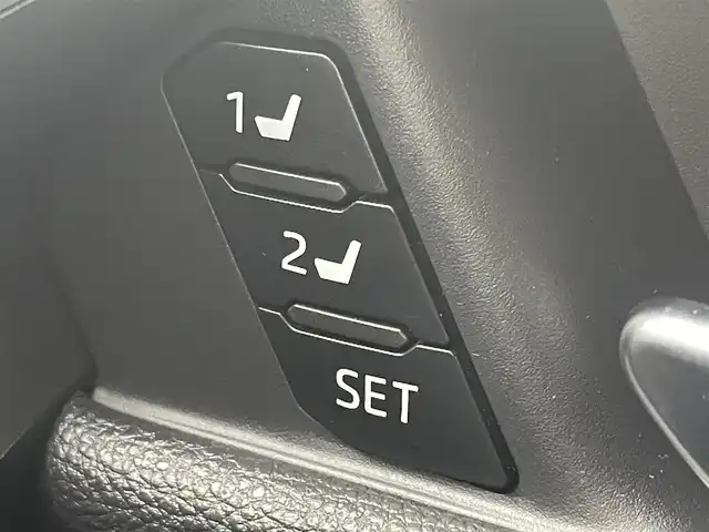 トヨタ ＲＡＶ４ G Zパッケージ 茨城県 2019(令1)年 1.8万km ホワイトパールクリスタルシャイン 純正ナビ/Bluetooth/フルセグ/radio/CD/DVD//バックカメラ/サンルーフ(OP)/TRDエアロ/F/S/Ru/トヨタセーフティーセンス/・プリクラッシュセーフティー/・レーントレーシングアシスト/・レーダークルーズコントロール/・オートマチックハイビーム/・ロードサインアシスト/ドラレコ/ブラインドスポットモニター/ETC/D席パワーシート/D+N席シートヒーター/デジタルインナーミラー/LEDヘッドライト