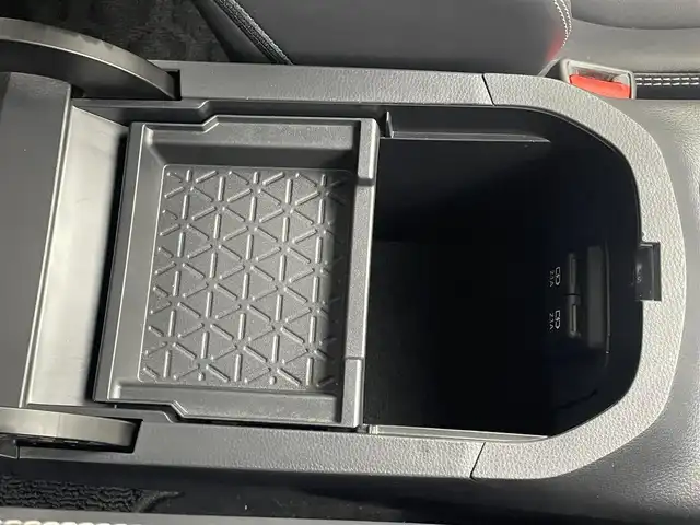 トヨタ ＲＡＶ４ G Zパッケージ 茨城県 2019(令1)年 1.8万km ホワイトパールクリスタルシャイン 純正ナビ/Bluetooth/フルセグ/radio/CD/DVD//バックカメラ/サンルーフ(OP)/TRDエアロ/F/S/Ru/トヨタセーフティーセンス/・プリクラッシュセーフティー/・レーントレーシングアシスト/・レーダークルーズコントロール/・オートマチックハイビーム/・ロードサインアシスト/ドラレコ/ブラインドスポットモニター/ETC/D席パワーシート/D+N席シートヒーター/デジタルインナーミラー/LEDヘッドライト