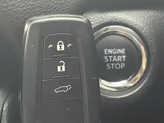 トヨタ ＲＡＶ４ G Zパッケージ 茨城県 2019(令1)年 1.8万km ホワイトパールクリスタルシャイン 純正ナビ/Bluetooth/フルセグ/radio/CD/DVD//バックカメラ/サンルーフ(OP)/TRDエアロ/F/S/Ru/トヨタセーフティーセンス/・プリクラッシュセーフティー/・レーントレーシングアシスト/・レーダークルーズコントロール/・オートマチックハイビーム/・ロードサインアシスト/ドラレコ/ブラインドスポットモニター/ETC/D席パワーシート/D+N席シートヒーター/デジタルインナーミラー/LEDヘッドライト
