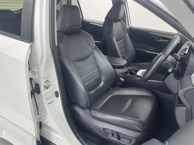 トヨタ ＲＡＶ４ G Zパッケージ 茨城県 2019(令1)年 1.8万km ホワイトパールクリスタルシャイン 純正ナビ/Bluetooth/フルセグ/radio/CD/DVD//バックカメラ/サンルーフ(OP)/TRDエアロ/F/S/Ru/トヨタセーフティーセンス/・プリクラッシュセーフティー/・レーントレーシングアシスト/・レーダークルーズコントロール/・オートマチックハイビーム/・ロードサインアシスト/ドラレコ/ブラインドスポットモニター/ETC/D席パワーシート/D+N席シートヒーター/デジタルインナーミラー/LEDヘッドライト