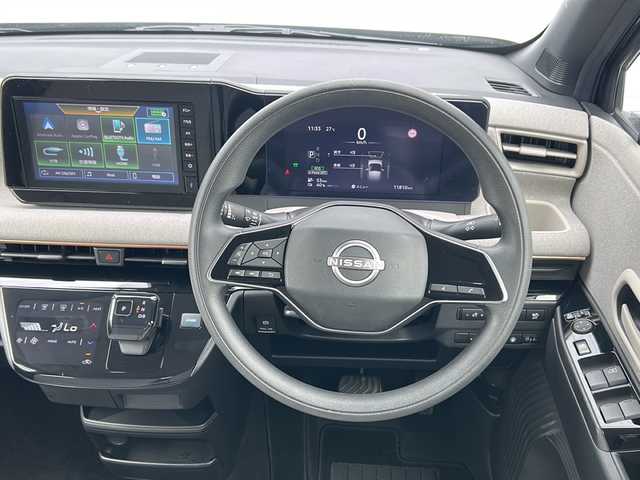 日産 サクラ X 三重県 2023(令5)年 1.2万km ブラック 純正ディスプレイオーディオ /全周囲カメラ /スペアキー /360°セーフティアシスト /レーンディパーチャーウォーニング /USB給電ポート/純正フロアマット /LEDヘッドライト /オートライト /電動格納ミラー /禁煙車