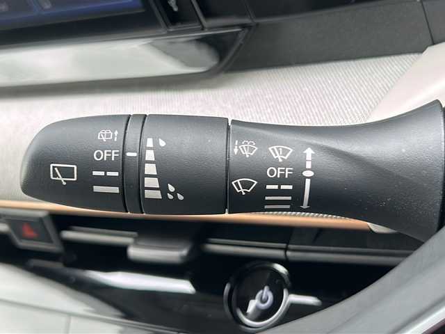 日産 サクラ X 三重県 2023(令5)年 1.2万km ブラック 純正ディスプレイオーディオ /全周囲カメラ /スペアキー /360°セーフティアシスト /レーンディパーチャーウォーニング /USB給電ポート/純正フロアマット /LEDヘッドライト /オートライト /電動格納ミラー /禁煙車