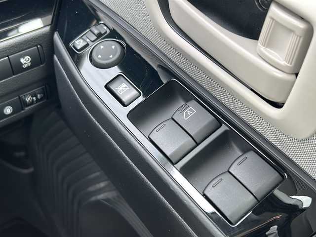 日産 サクラ X 三重県 2023(令5)年 1.2万km ブラック 純正ディスプレイオーディオ /全周囲カメラ /スペアキー /360°セーフティアシスト /レーンディパーチャーウォーニング /USB給電ポート/純正フロアマット /LEDヘッドライト /オートライト /電動格納ミラー /禁煙車
