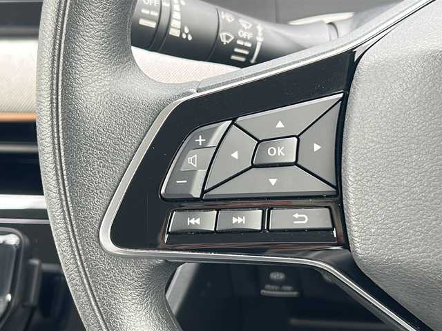 日産 サクラ X 三重県 2023(令5)年 1.2万km ブラック 純正ディスプレイオーディオ /全周囲カメラ /スペアキー /360°セーフティアシスト /レーンディパーチャーウォーニング /USB給電ポート/純正フロアマット /LEDヘッドライト /オートライト /電動格納ミラー /禁煙車